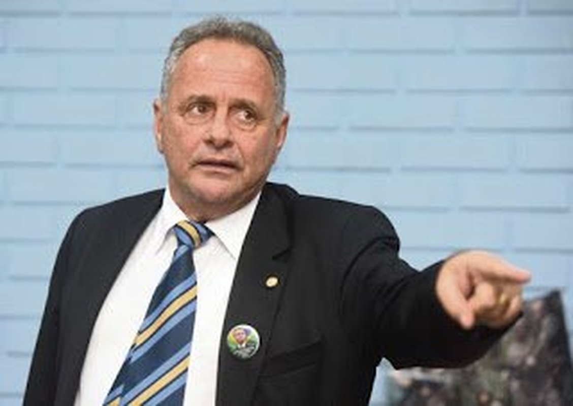 DEPUTADO, QUE TEVE A CNH SUSPENSA, SOFREU “ABALO PSÍQUICO E ABORRECIMENTO”: Candidato ao governo do Espírito Santo, Manato queria receber 99 mil de indenização do Detran