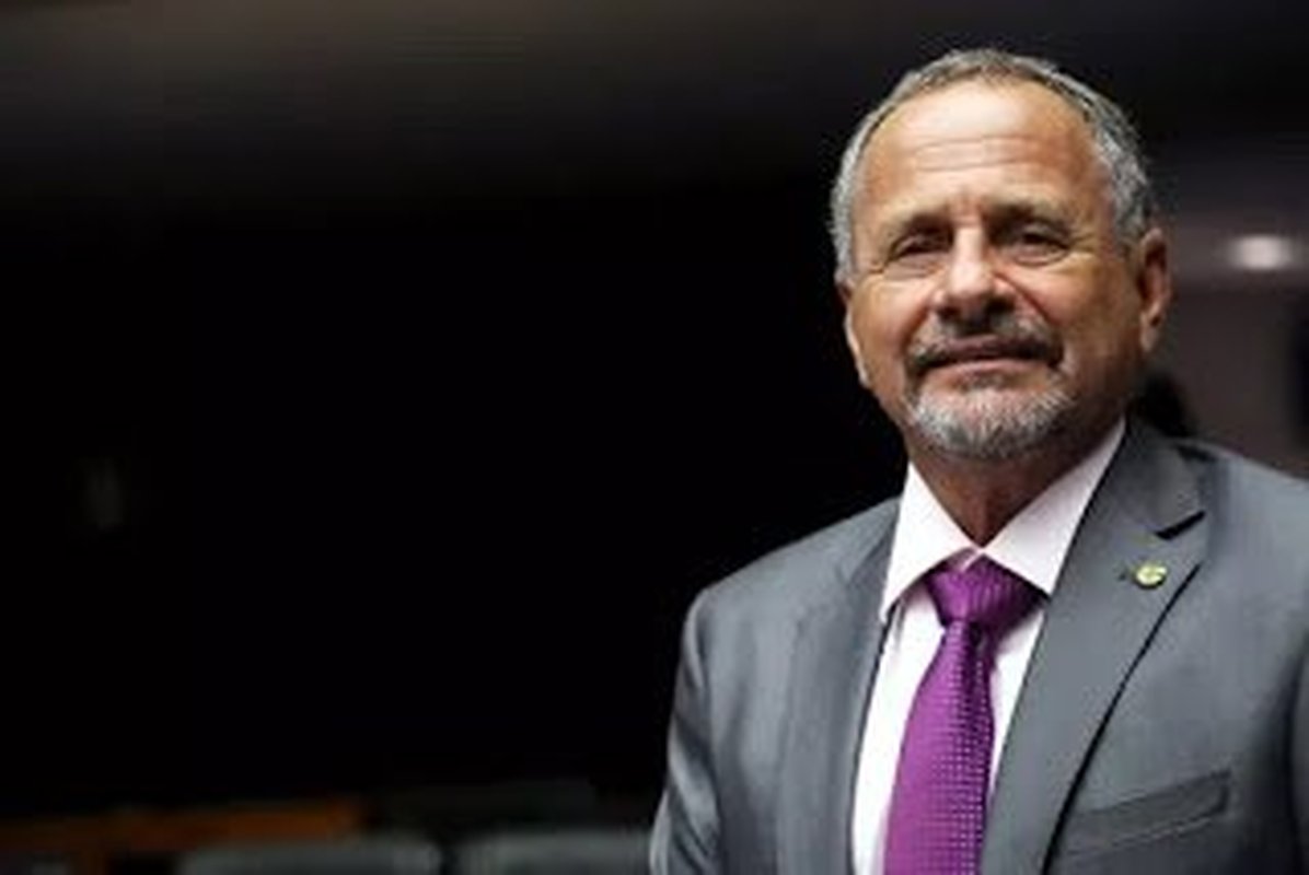 MOTORISTA FALA EM “EMPRESÁRIO AMIGO”, ACUSADA QUE DIZ TER GRAVADO VÍDEO COMPROMETEDOR CITA EX-DEPUTADO CARLOS MANATO: Homem forte do presidente Bolsonaro no Espírito Santo foi alvo de extorsão
