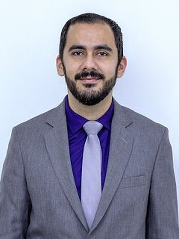 “COMO HOMENAGEAR ALGUÉM QUE INDIRETAMENTE DESTRUIU A INSTITUIÇÃO CHAMADA POLÍCIA MILITAR?”, INDAGA VEREADOR-MILITAR: Cabo Max questiona homenagem feita pela Câmara Municipal de Viana ao governador