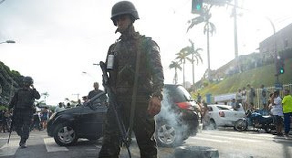 Decreto que transfere o controle da segurança pública às Forças Armadas é necessário e mostra que a Polícia Militar do Espírito Santo é subordinada à Secretaria da Segurança