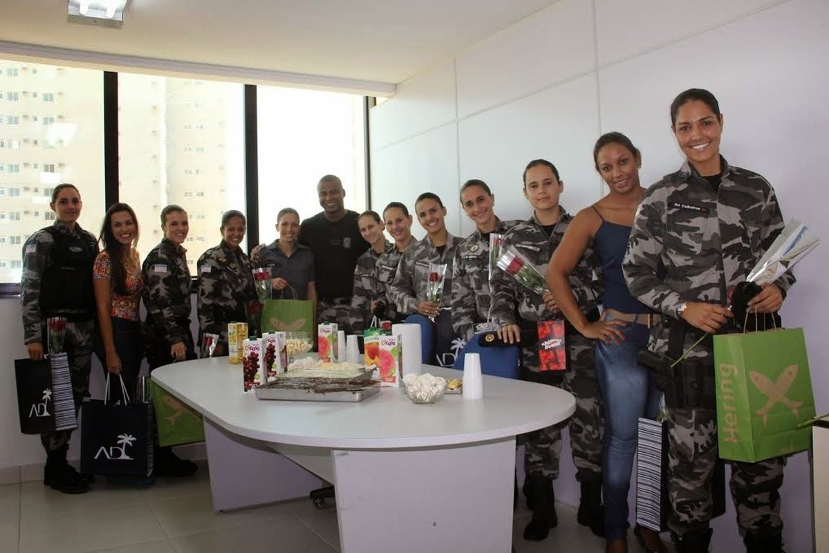 Polícias Civil, Militar e Federal prestam homenagem às mulheres policiais no Espírito Santo