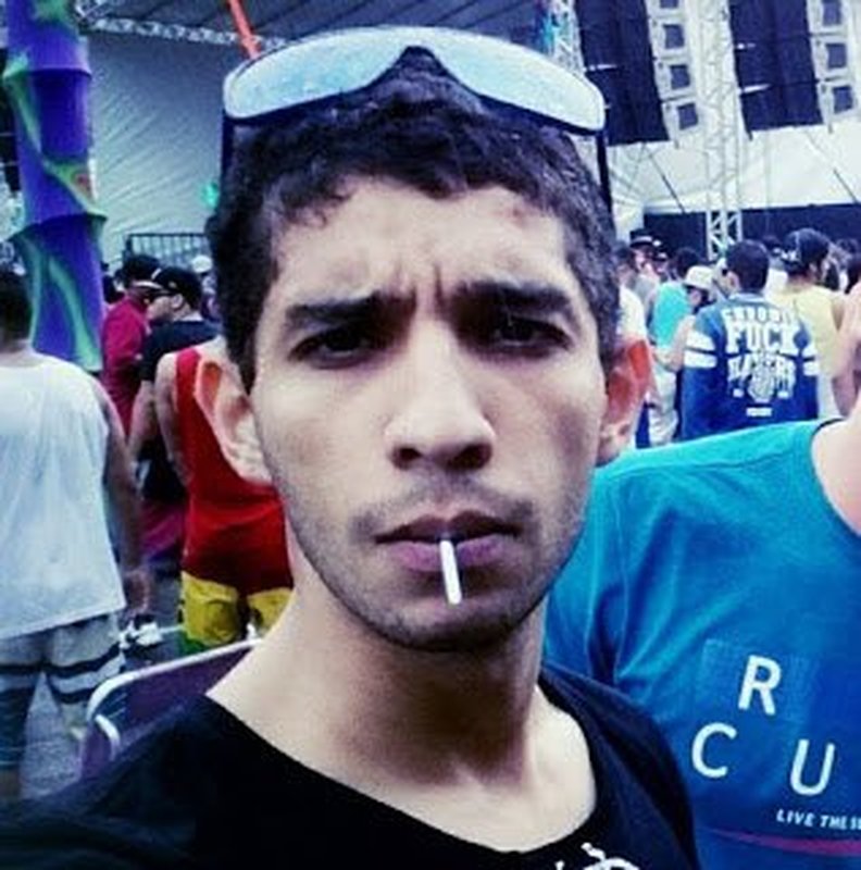 “O SENHOR AGIU DE MÁ-FÉ, CORONEL?”, DIZ NERO WALKER, QUE DEMOROU SETE MINUTOS PARA ABRIR A PORTA PARA A PM: Soldado acusado de ofender superiores faz transmissão ao vivo da sua prisão no Espírito Sant