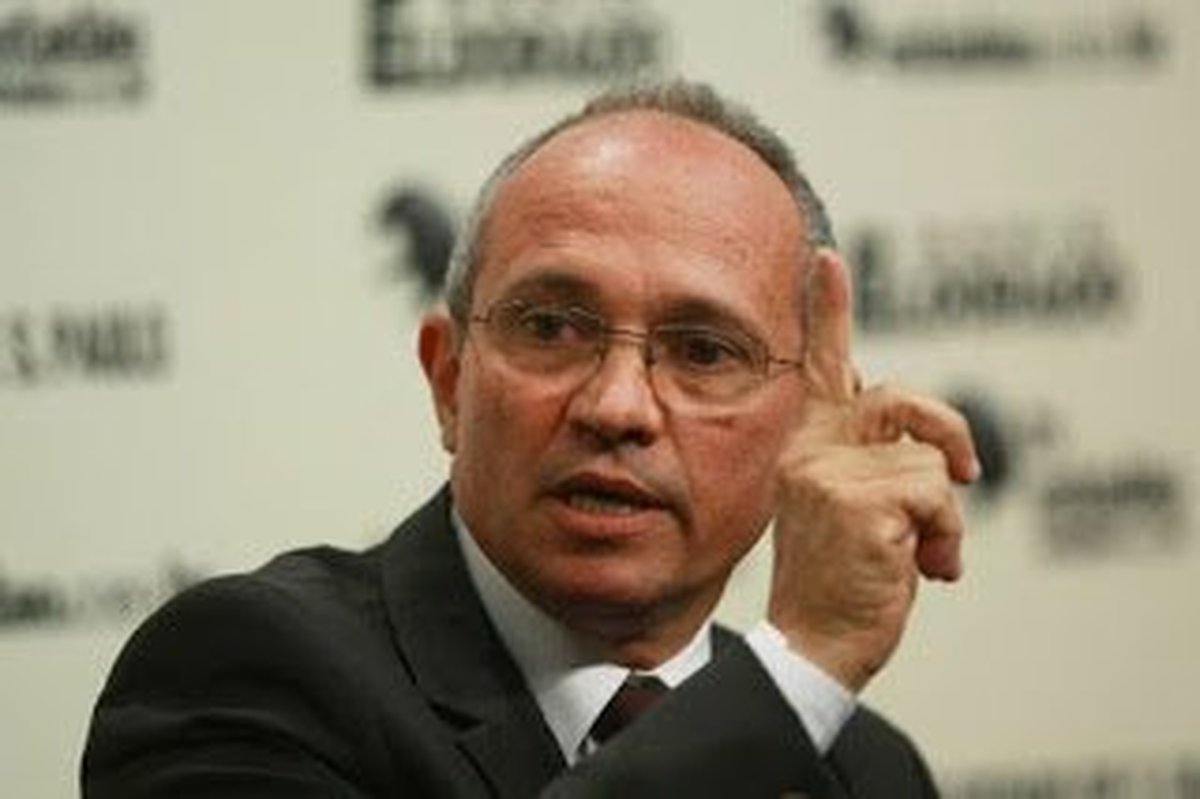 EX-SUBPROCURADOR-GERAL DA REPÚBLICA TERIA INTERMEDIADO PAGAMENTO: Hartung, acusado de receber 800 mil de empreiteira que superfaturou obras de estádio, presta depoimento na Polícia Federal