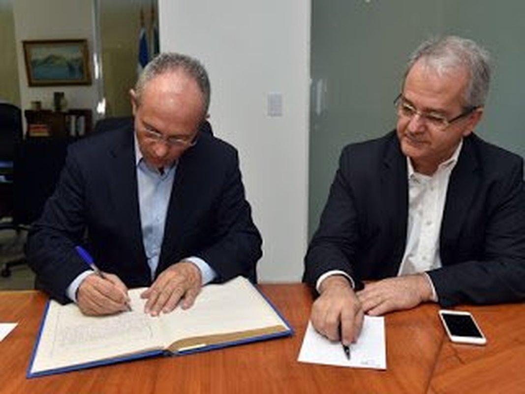 EXCLUSIVO: Governador Hartung vai renunciar para ser candidato ao Senado, dizem fontes do Palácio Anchieta; mas deputado Marcelo Santos garante que Hartung vai disputar a reeleição