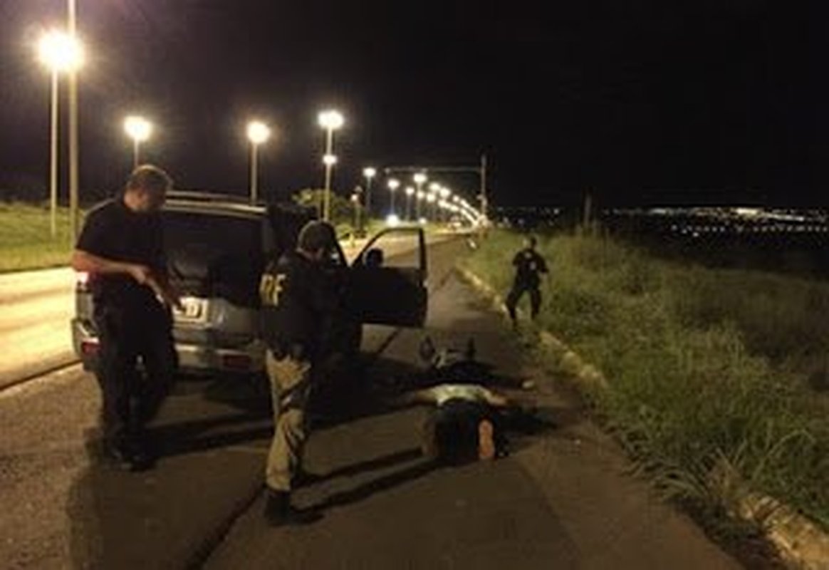 POLICIAL NÃO PRECISA ESPERAR SUSPEITO DAR O PRIMEIRO TIRO PARA AGIR, AFIRMA JUÍZA FEDERAL: Justiça rejeita denúncia do MPF contra policial rodoviário federal que matou bandido durante fuga