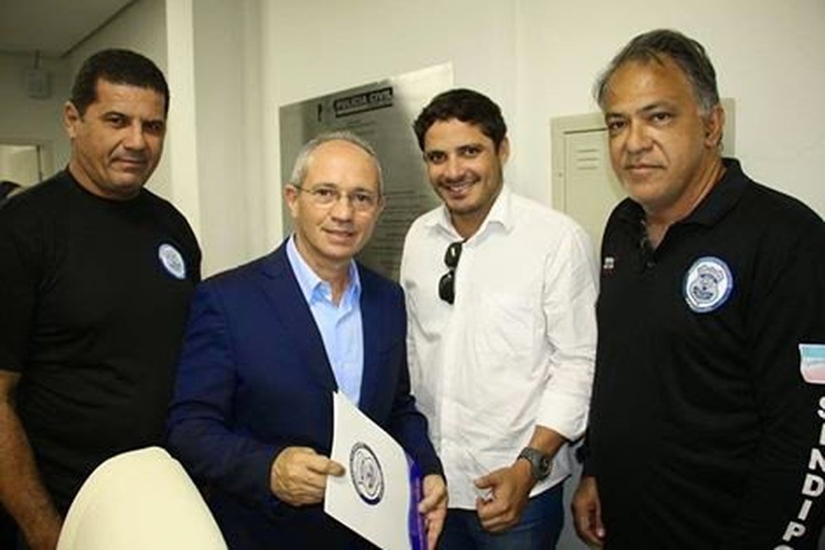 Sindipol prestigia posse da nova chefe de Polícia Civil e entrega pauta de reivindicações ao governador Hartung