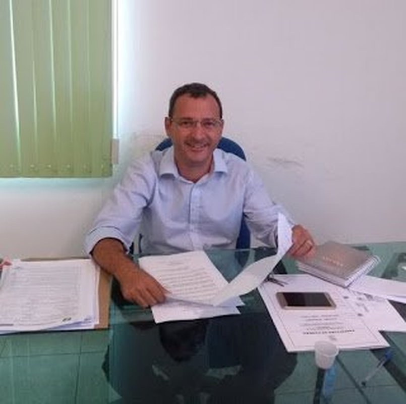 Em nota, prefeito de Fundão vê equívoco na denúncia do Ministério Público e garante que contratação de Fundação obedeceu a Lei de Licitações