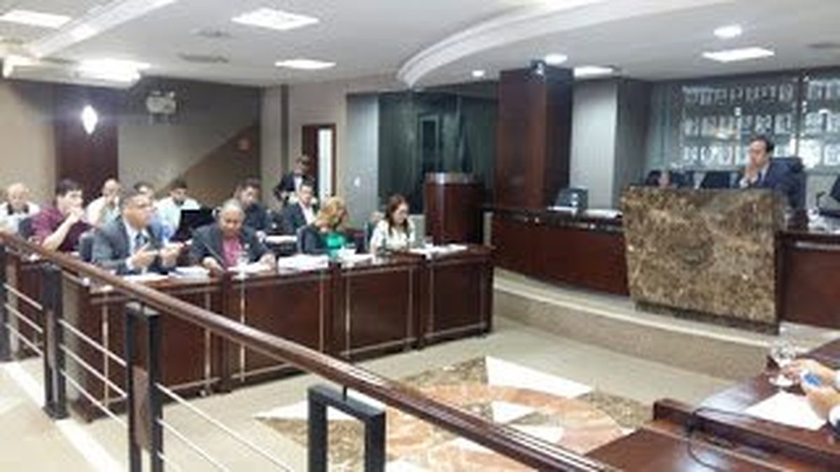 Justiça suspende ação contra associações de classe por causa do aquartelamento dos militares e PGE vai apresentar proposta sobre exigência do curso de Direito para futuros oficiais da PM capixaba