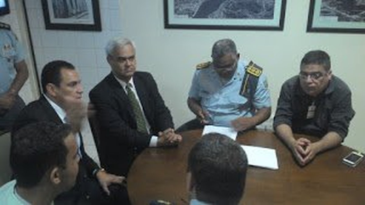 ASSOCIAÇÕES DE CLASSE DOS MILITARES ESTADUAIS SE ARTICULAM E GOVERNO ADMITE CORRIGIR DISTORÇÕES: Aprovada lei que submete Corregedorias das Polícias Militar e Civil e do Corpo de Bombeiros e Conselho 