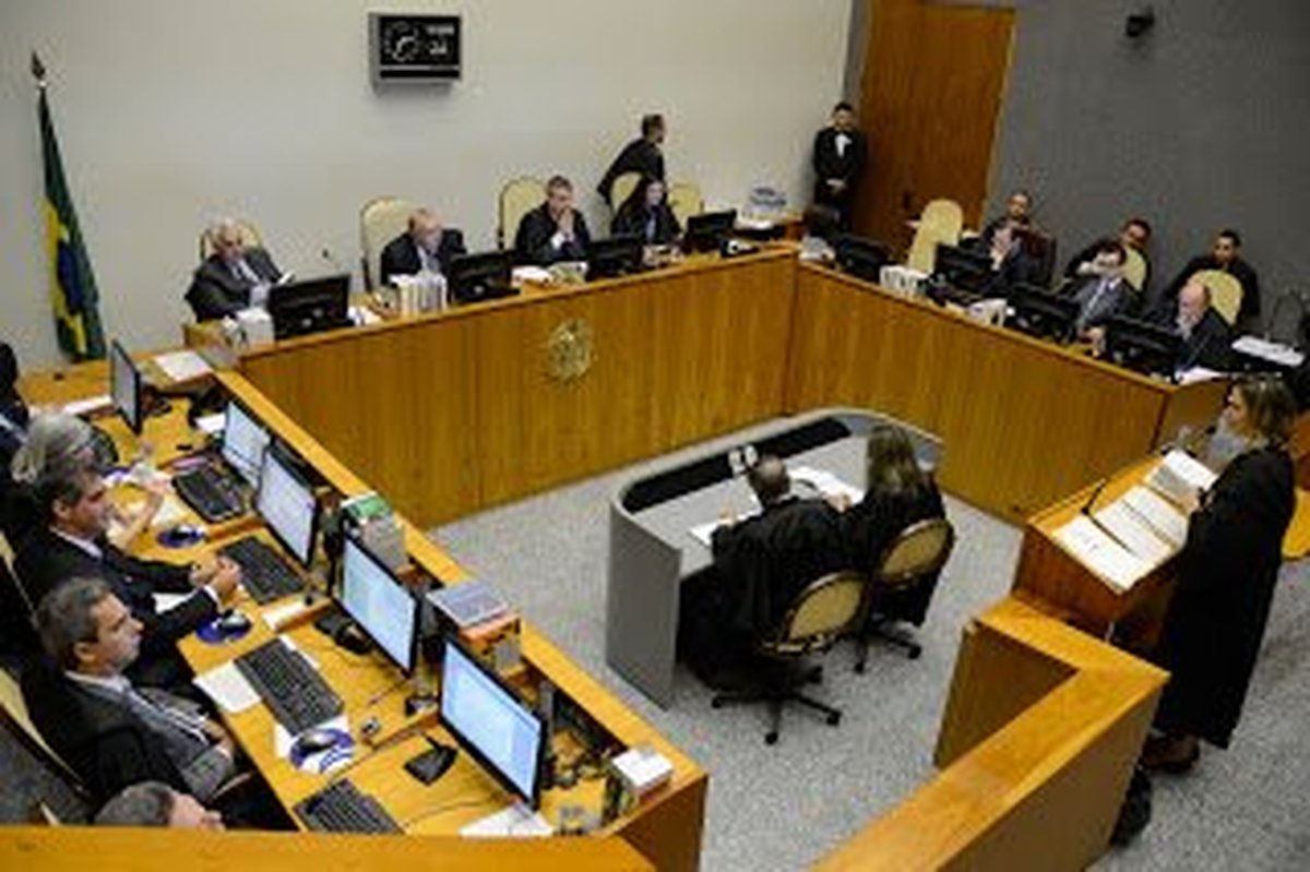 STJ acolhe pedido da defesa e remete para STF decisão sobre futuro do juiz acusado de mandar matar colega no Espírito Santo