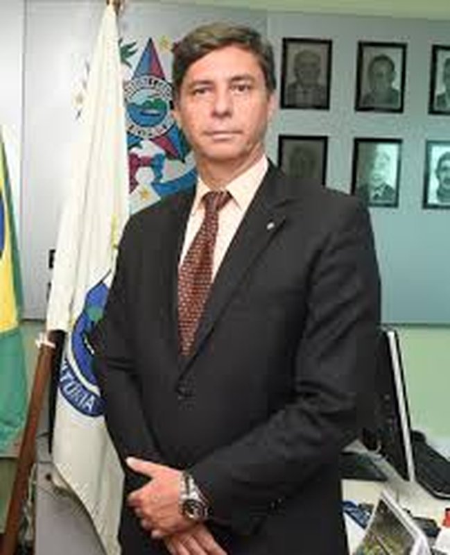 Faltando dois meses para fim do governo, secretário da Justiça publica Portaria em que prioriza a construção de novos presídios no Espírito Santo