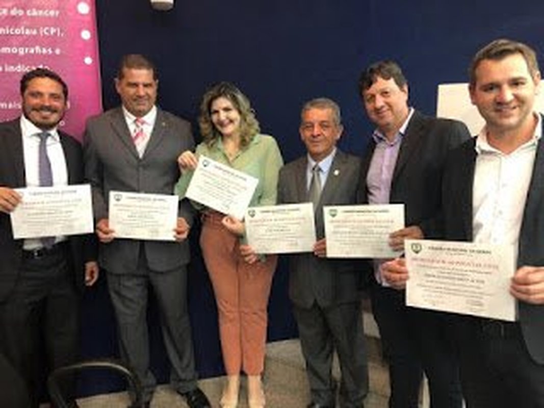 Câmara de Vereadores da Serra presta homenagem a policiais civis
