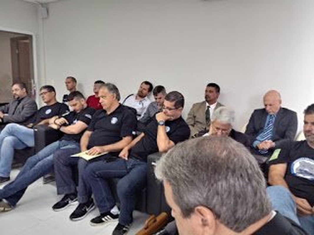 FUZIL “PLANTADO” NO INQUÉRITO ERA ARMA ACAUTELADA DA DIVISÃO DE PATRIMÔNIO: Conselho da Polícia Civil do Espírito Santo absolve delegados e policiais acusados de extorsão e tortura e manda abrir proce