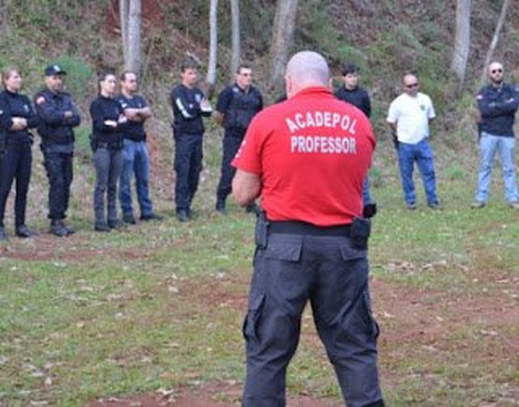 GOVERNO SUSPENDEU PAGAMENTO E REALIZAÇÃO DE CURSOS DE FORMAÇÃO PARA NOVOS POLICIAIS: Governo do Espírito Santo deixa de pagar 800 mil reais a instrutores da Acadepol