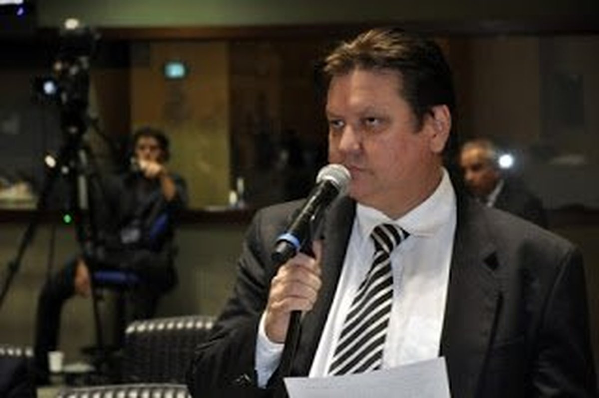 Deputado Euclério Sampaio pede e governo acaba com altura mínima para inspetor penitenciário no Espírito Santo