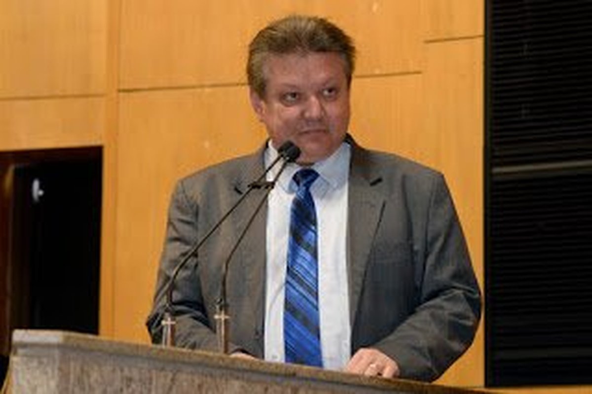 EUCLÉRIO SAMPAIO DIZ QUE EMENDA QUE PREVIA AUXÍLIO-ALIMENTAÇÃO PARA SERVIDORES É DEMAGÓGICA E FACTÓIDE: “Eu sou responsável e não quero quebrar o Estado”, afirma deputado