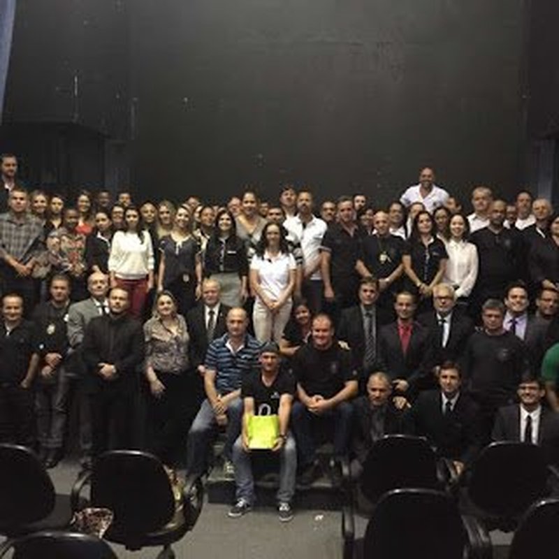 Delegados, investigadores,  escrivães e agentes do Norte do Estado prestigiam evento com a chefe de Polícia, em Linhares