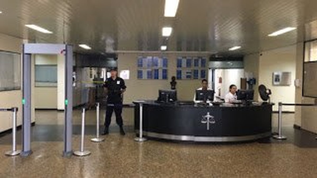 POLICIAIS PODEM ENTRAR ARMADOS NOS FÓRUNS SOMENTE EM CASO DE ESCOLTA DE PRESOS, VÍTIMAS OU TESTEMUNHAS: Tribunal de Justiça publica resolução que regulamenta controle de entrada de pessoas e o porte d