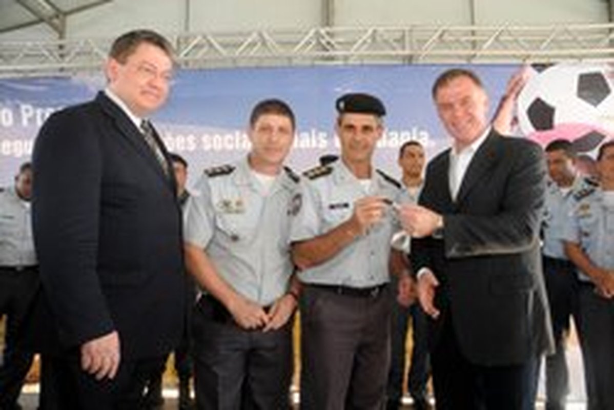 Casagrande não anuncia melhorias para policiais, mas manda secretários abrirem negociação com entidade de classe dos militares