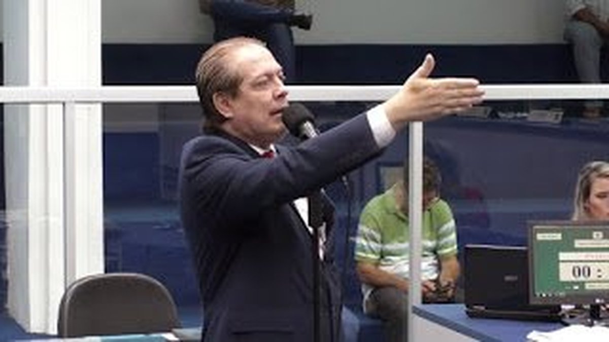 LEI DO VEREADOR HELIOSSANDRO INSTITUI   “PROGRAMA DE COMBATE AO ASSÉDIO SEXUAL NO TRANSPORTE COLETIVO DE VILA VELHA”: Empresas de ônibus vão ter que criar Ouvidoria para ouvir denúncias das vítimas