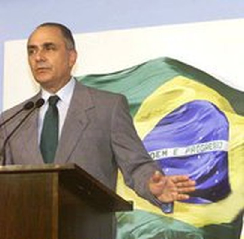 General afirma que a verdade e a honestidade estão enraizadas nas Forças Armadas e diz que é impossível aceitar a mentira e a corrupção como simples malfeitos toleráveis