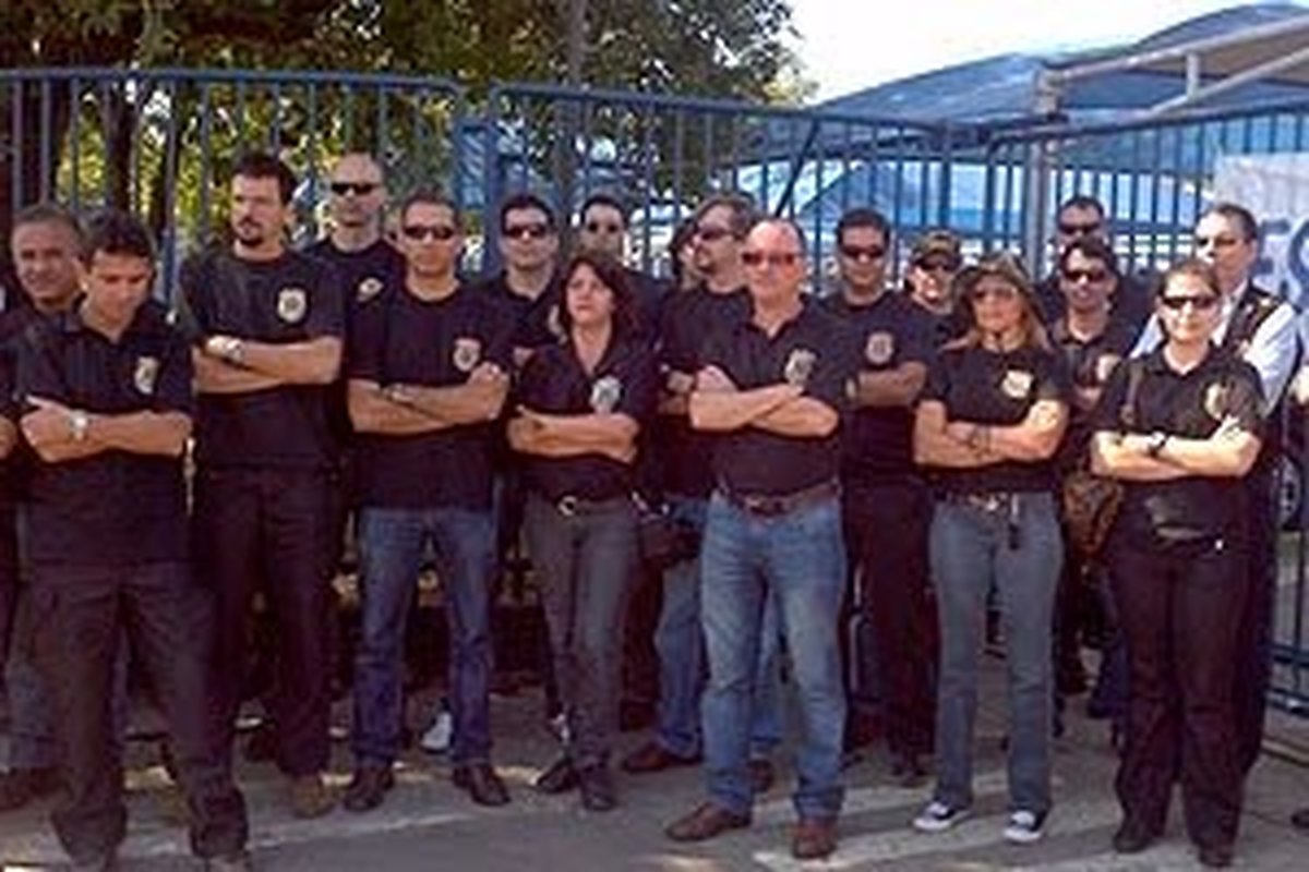 Policiais federais suspendem greve em voto de confiança a ministros