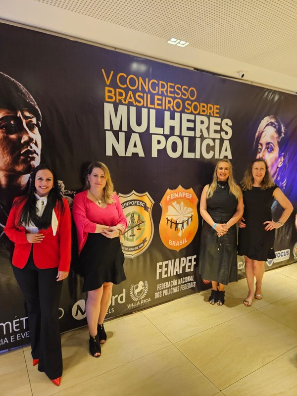 Mulheres policiais se reúnem em congresso para discutir segurança pública