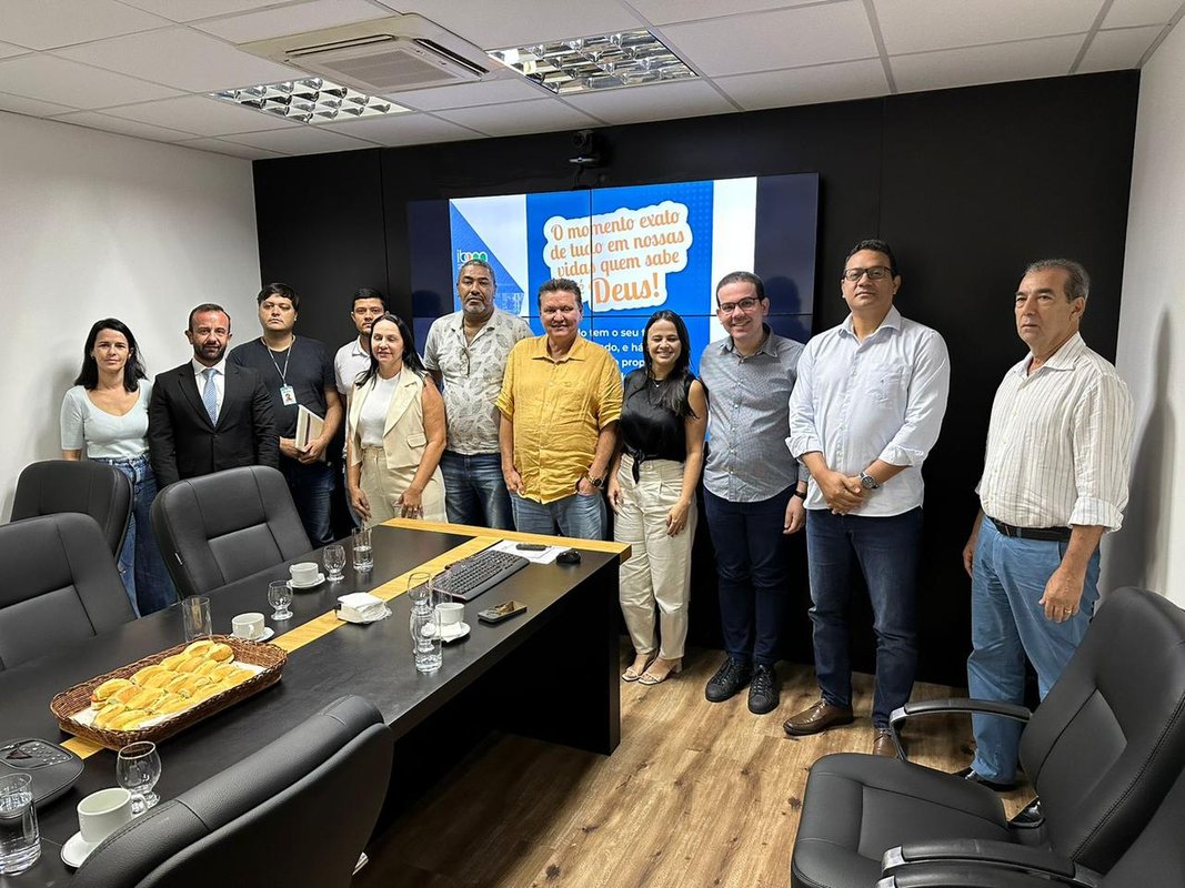 Prefeito anuncia novo Plano de Cargos e Salários e vencimentos de servidores podem ter reajuste de até 192% em Cariacica