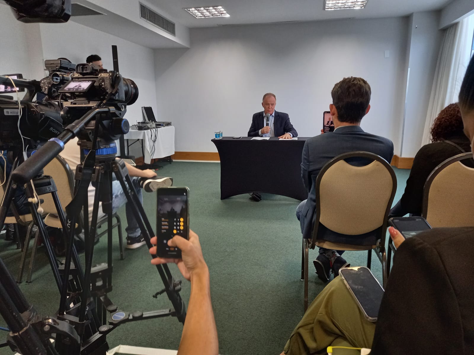 Renato Casagrande confirma que é pré-candidato à reeleição