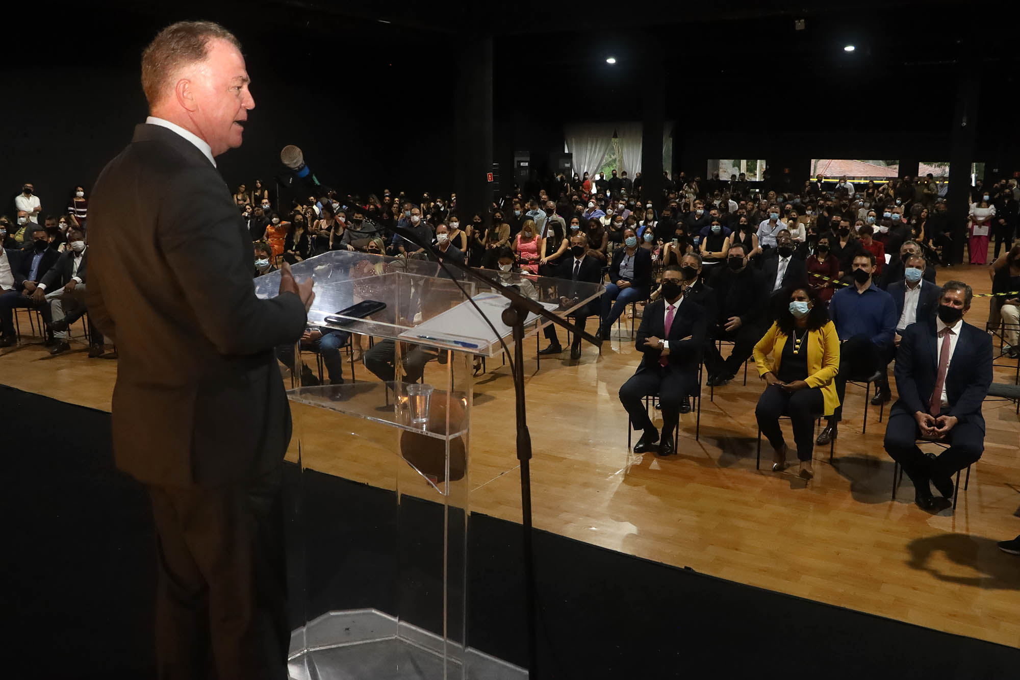 Ao nomear 401 novos policiais civis, governador defende as forças de segurança de ataques dos críticos ‘demagógicos’ em momento pré-eleitoral