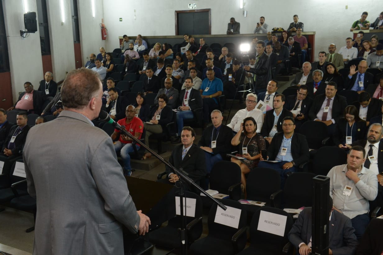 Em Fórum Nacional de Policiais Militares, Casagrande destaca trabalho das forças policiais na queda da violência no Espírito Santo