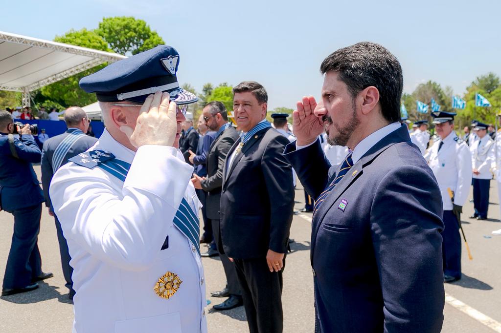 Marcos Do Val, o guerreiro senador, é agraciado com a Ordem do Mérito da Aeronáutica