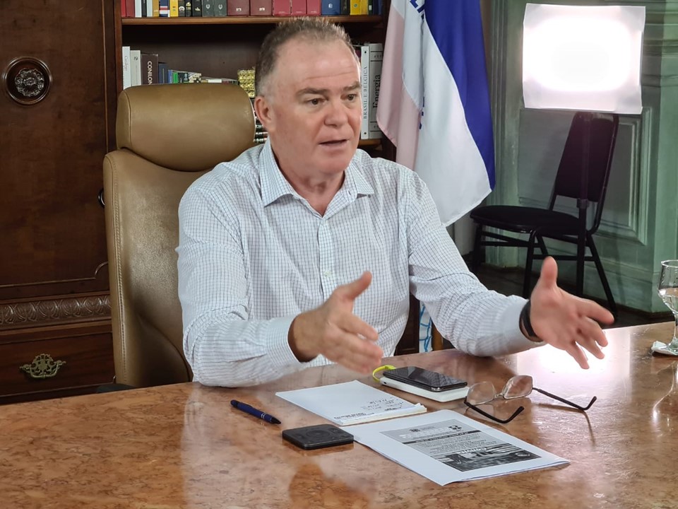 Governador assina convênios para construção de novas unidades escolares em Vitória