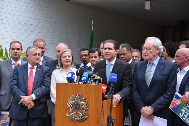 PEC da Segurança é entregue à Câmara dos Deputados: Lewandowski propõe diretrizes nacionais sem interferir nos Estados