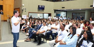 Escola de Formação Política para Jovens é destaque na ‘Veja’