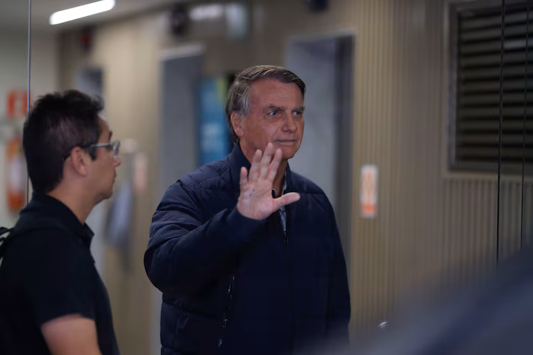 BOLSONARO É PRESO POR ORDEM DO SUPREMO