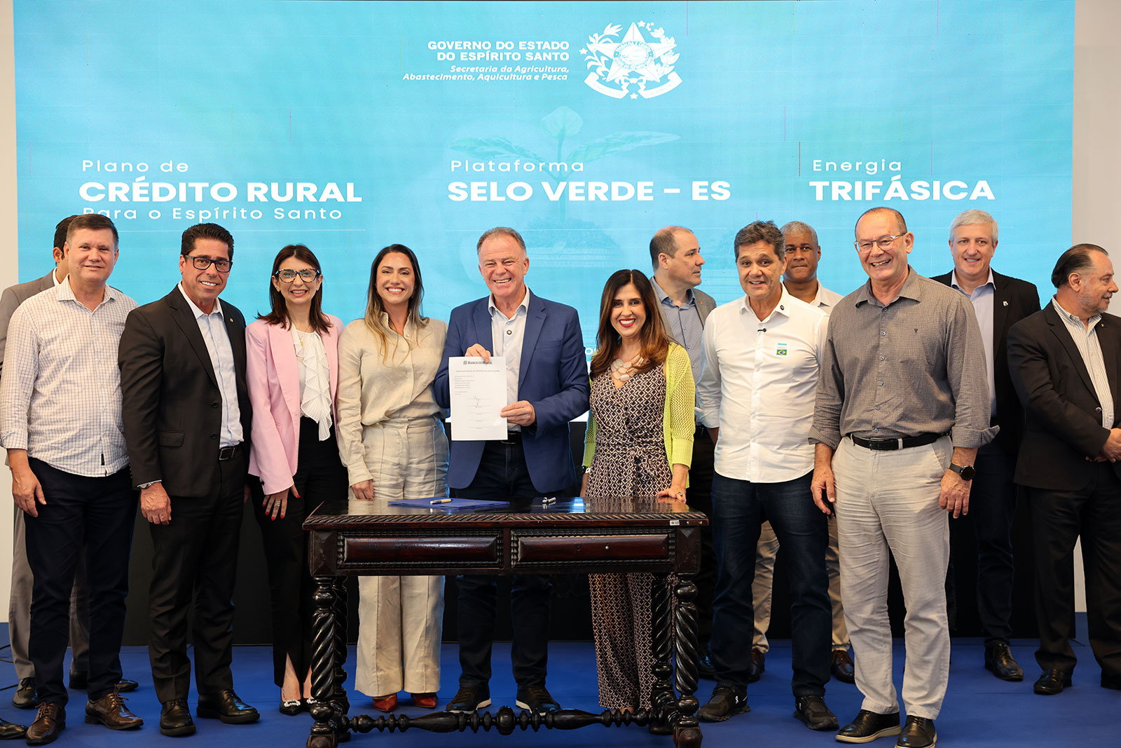 Casagrande anuncia pacote de quase R$ 10 bilhões para a agricultura capixaba