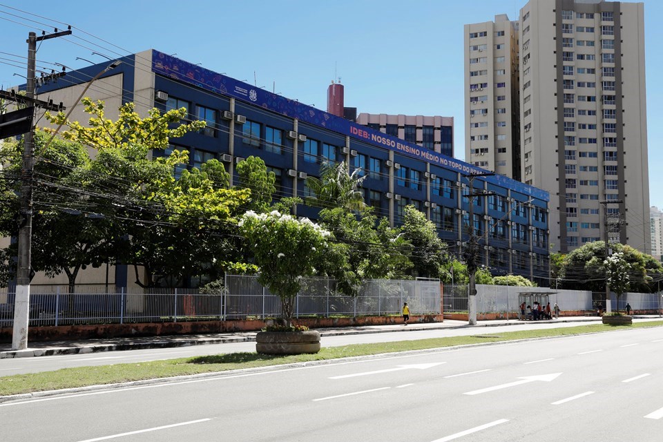 Casagrande anuncia reajuste salarial para professores e agentes de suporte educacional