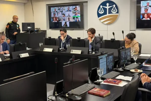 IMPUNIDADE NO FUTEBOL: Bruno Henrique é apenas multado pelo STJD e está liberado para jogar pelo Flamengo