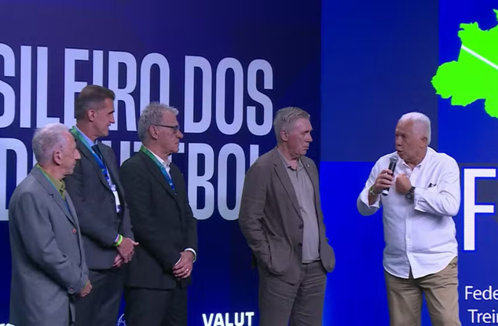 Deselegantes, invejosos e xenófobos, Leão e Oswaldo de Oliveira detonam técnicos estrangeiros diante de Ancelotti