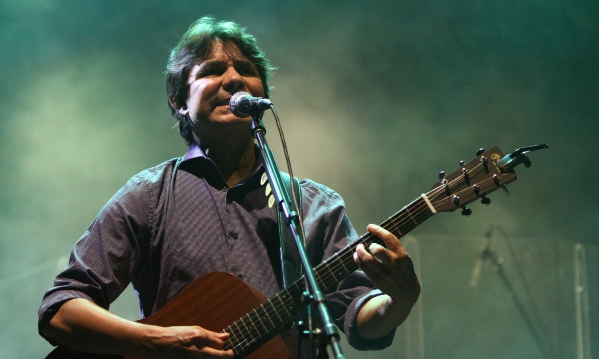 Lô Borges, que ajudou a fundar o lendário ‘Clube da Esquina’, morre aos 73 anos