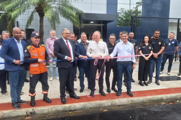 Governador sempre cumpriu e vai continuar cumprindo acordos de reajuste salarial com as forças policiais capixabas