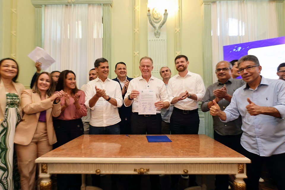 Cesan firma acordo com municípios para continuidade dos serviços de água e esgoto