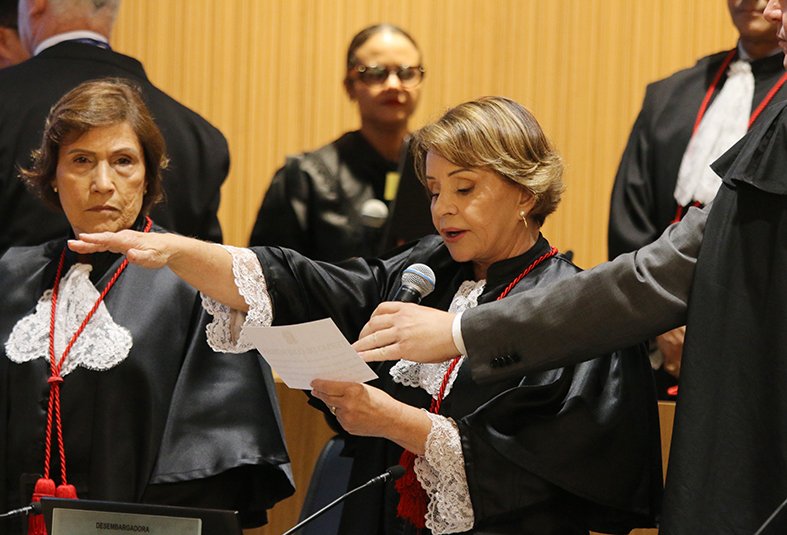 ‘Pretendo conduzir esta Casa com firmeza, mas também com sensibilidade’, afirma a 1ª mulher a assumir a presidência do Judiciário capixaba