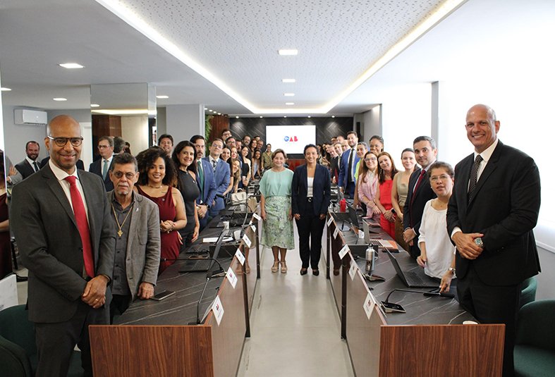 Nova presidente do Tribunal de Justiça recebe homenagem da OAB/ES e garante diálogo permanente