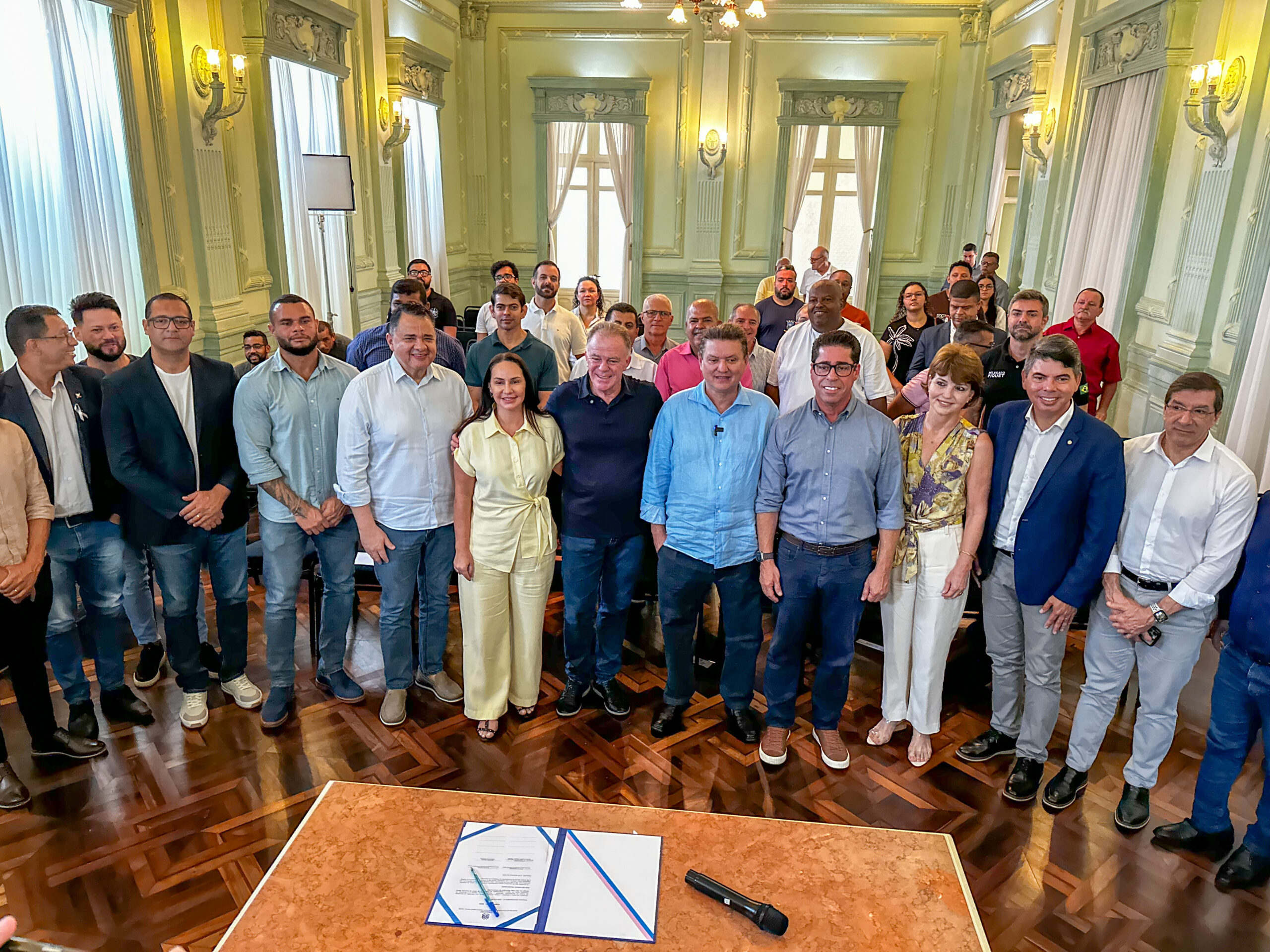 Casagrande e Euclério Sampaio assinam convênio para construção de mais dois viadutos em Cariacica