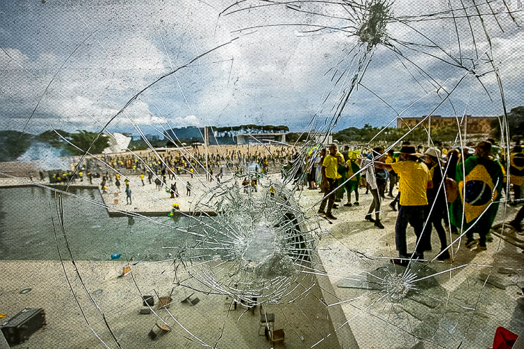 8 DE JANEIRO: PT convoca militantes para ato na Praça dos Três Poderes, em Brasília