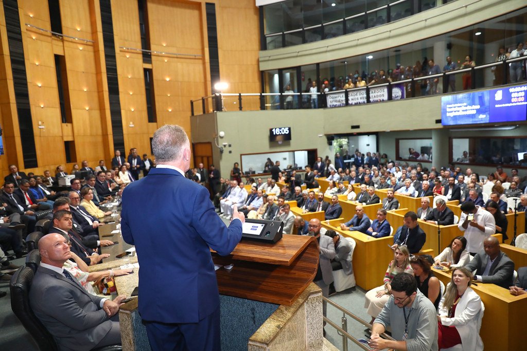 ‘Ninguém quer um retorno ao passado, do autoritarismo’, afirma Casagrande sobre o futuro do Espírito Santo