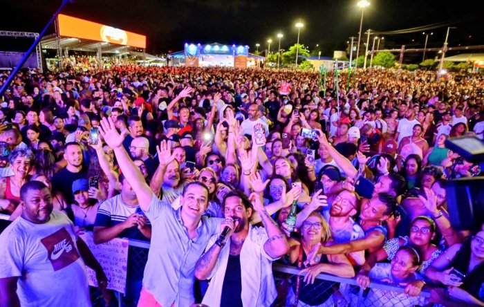 Chamado de ‘governador’, Pazolini é vaiado em show pago pela Prefeitura de Vitória  