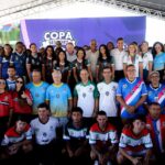 Casagrande e Ricardo Ferraço entregam uniformes aos 70 municípios que disputam a Copa Sesport